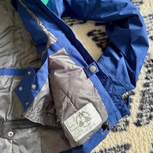 Turbine Snowboard Women's Jacket - Picture 2 of 6